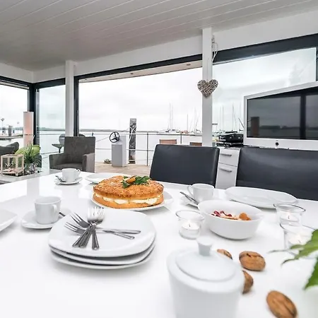 Úszó hotel Hausboot Fjordblik